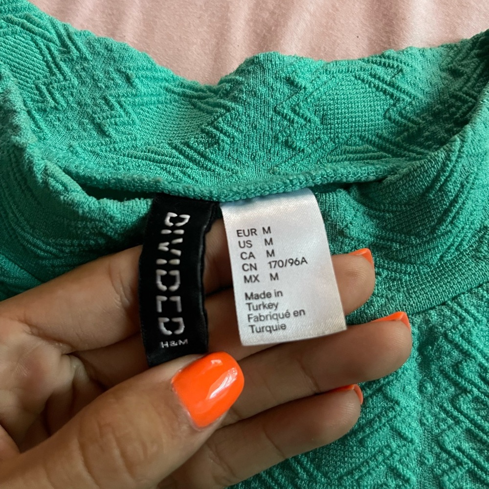 crop top size: M